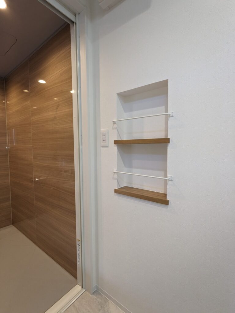 脱衣室のタオルニッチ